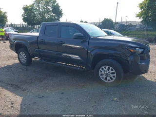 TOYOTA TOYOTA TACOMA SR5