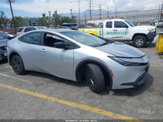 TOYOTA TOYOTA PRIUS LE