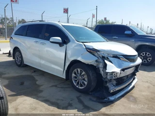 TOYOTA TOYOTA SIENNA XLE