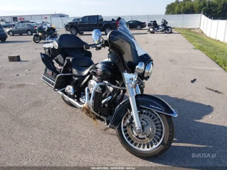 HARLEY-DAVIDSON HARLEY-DAVIDSON FLHTCU