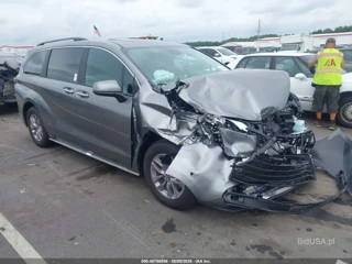 TOYOTA TOYOTA SIENNA XLE