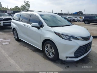 TOYOTA TOYOTA SIENNA XLE