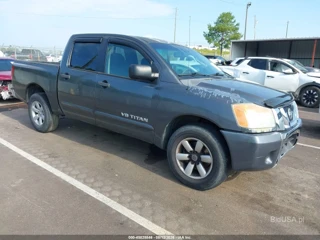 NISSAN NISSAN TITAN SE