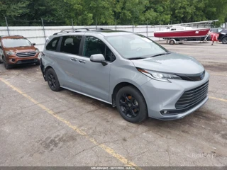 TOYOTA TOYOTA SIENNA WOODLAND EDITION