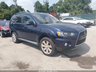 MITSUBISHI MITSUBISHI OUTLANDER SE