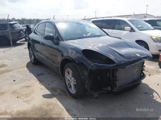 PORSCHE PORSCHE MACAN