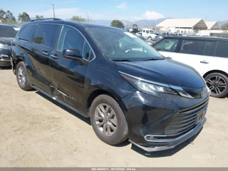 TOYOTA TOYOTA SIENNA XLE