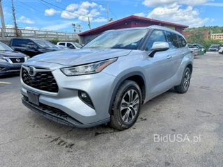 TOYOTA HIGHLANDER XLE