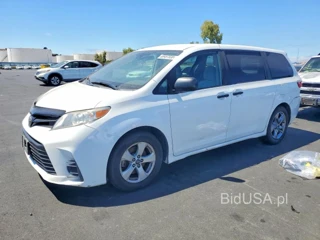TOYOTA SIENNA L