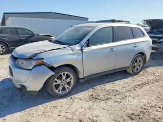 MITSUBISHI OUTLANDER SE
