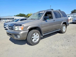 NISSAN PATHFINDER SE