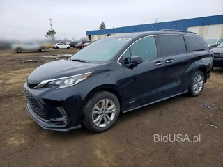 TOYOTA SIENNA XSE 7-PASSENGER