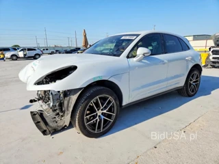 PORSCHE MACAN BASE