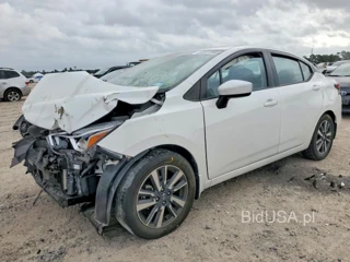 NISSAN VERSA SV