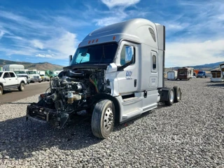 FREIGHTLINER CASCADIA 126