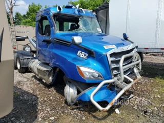 FREIGHTLINER CASCADIA 126