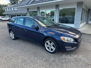 VOLVO V60 PREMIER