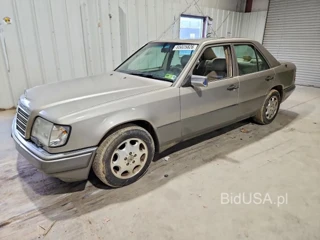 MERCEDES-BENZ E 320 BASE