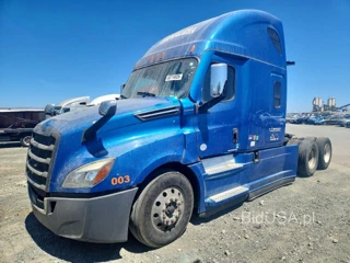 FREIGHTLINER CASCADIA 126