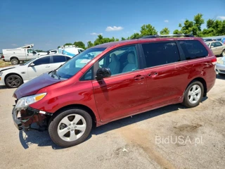 TOYOTA SIENNA LE