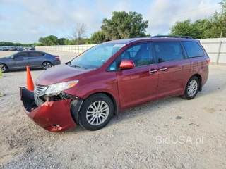 TOYOTA SIENNA XLE 8-PASSENGER