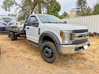 FORD F550 SUPER DUTY STRIPPED CHASSIS