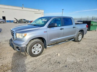 TOYOTA TUNDRA CREWMAX SR5