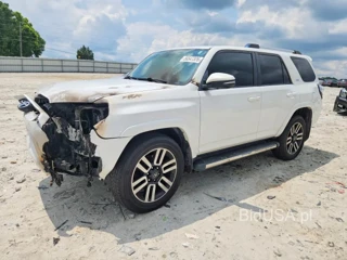 TOYOTA 4RUNNER SR5 PREMIUM