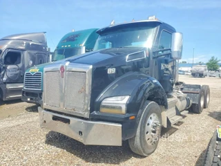 KENWORTH T880