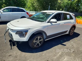 KIA NIRO LX