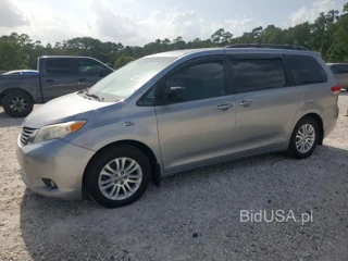 TOYOTA SIENNA XLE 8-PASSENGER