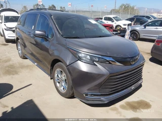 TOYOTA TOYOTA SIENNA XLE