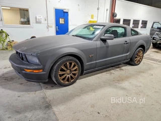 FORD MUSTANG GT