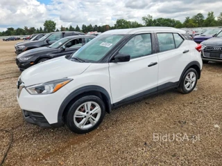 NISSAN KICKS S