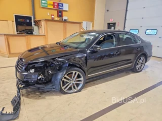 VOLKSWAGEN PASSAT R-LINE