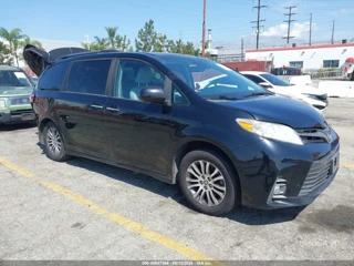 TOYOTA TOYOTA SIENNA XLE