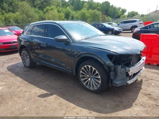 AUDI AUDI E-TRON PREMIUM PLUS