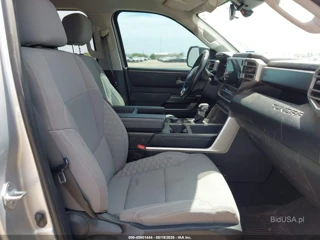 TOYOTA TOYOTA TUNDRA SR5