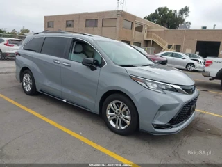 TOYOTA TOYOTA SIENNA XSE