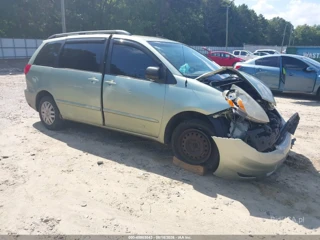 TOYOTA TOYOTA SIENNA LE