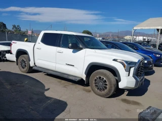 TOYOTA TOYOTA TUNDRA SR5