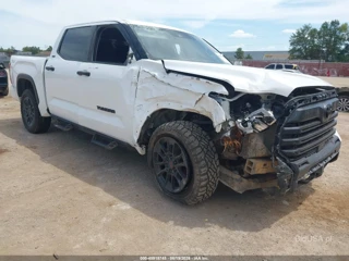 TOYOTA TOYOTA TUNDRA SR5