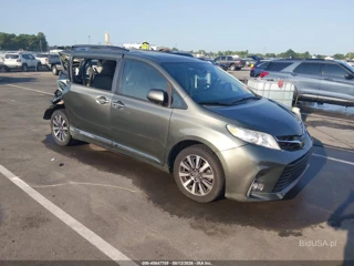 TOYOTA TOYOTA SIENNA XLE
