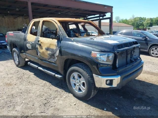 TOYOTA TOYOTA TUNDRA SR5
