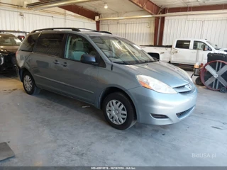 TOYOTA TOYOTA SIENNA LE