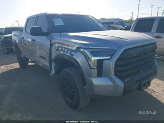 TOYOTA TOYOTA TUNDRA SR5