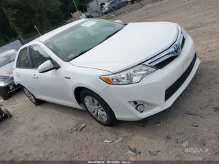 TOYOTA TOYOTA CAMRY HYBRID LE