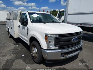FORD FORD F-350 CHASSIS XL