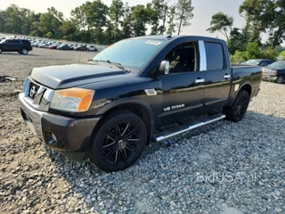 NISSAN TITAN SV