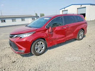 TOYOTA SIENNA LIMITED 7-PASSENGER
